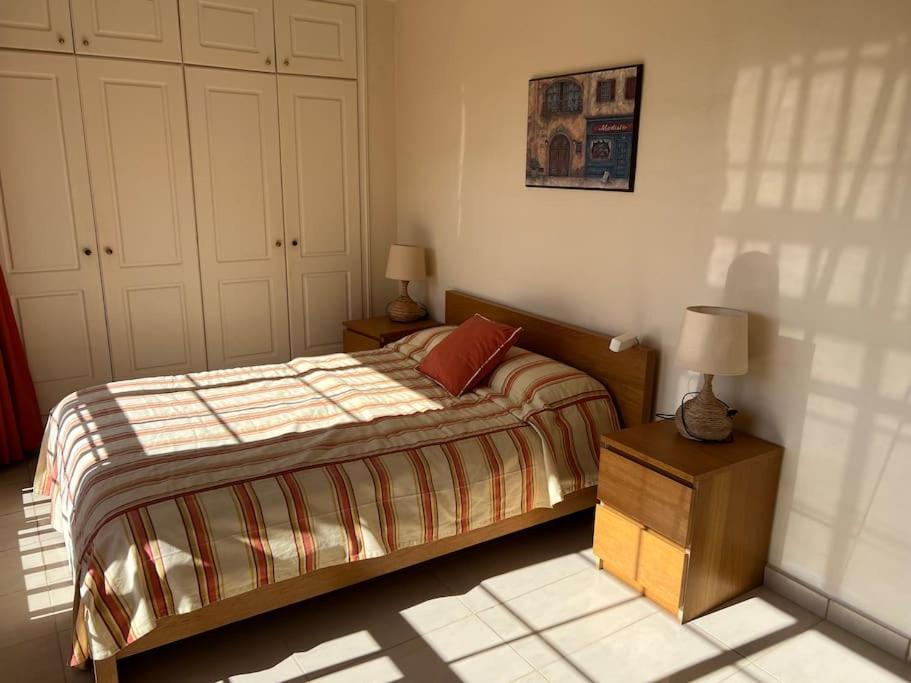 33 Pleasures Del Duque Apartment 아데제 외부 사진