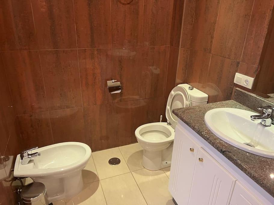 33 Pleasures Del Duque Apartment 아데제 외부 사진