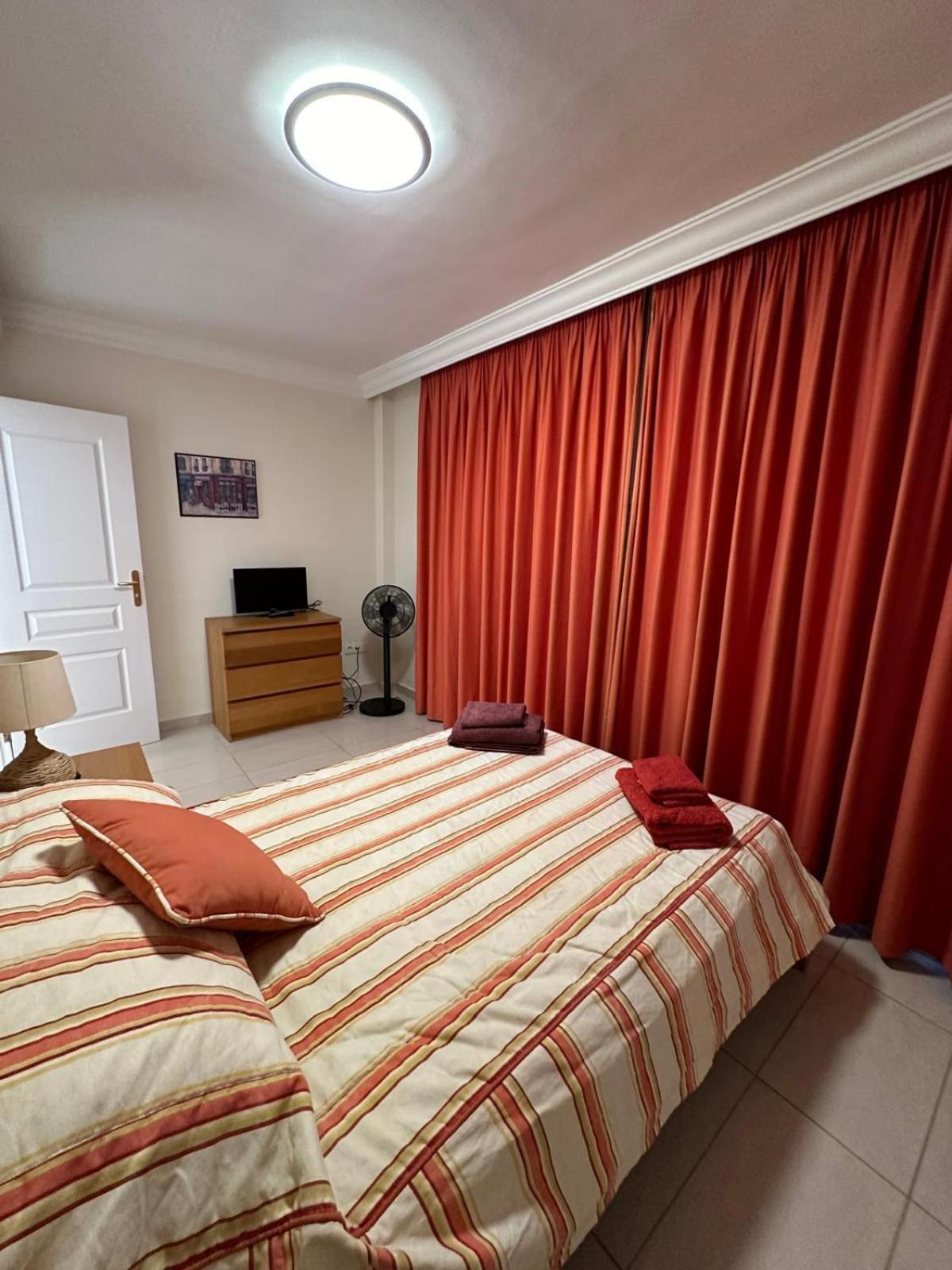 33 Pleasures Del Duque Apartment 아데제 외부 사진